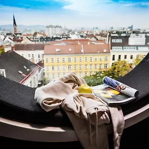 Hotel Mooons, Viena