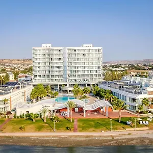 אתר נופש Radisson לרנקה